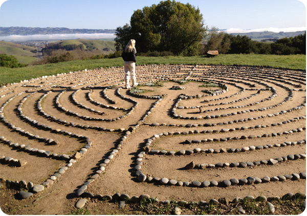 Labyrinth-with-Pilgrim